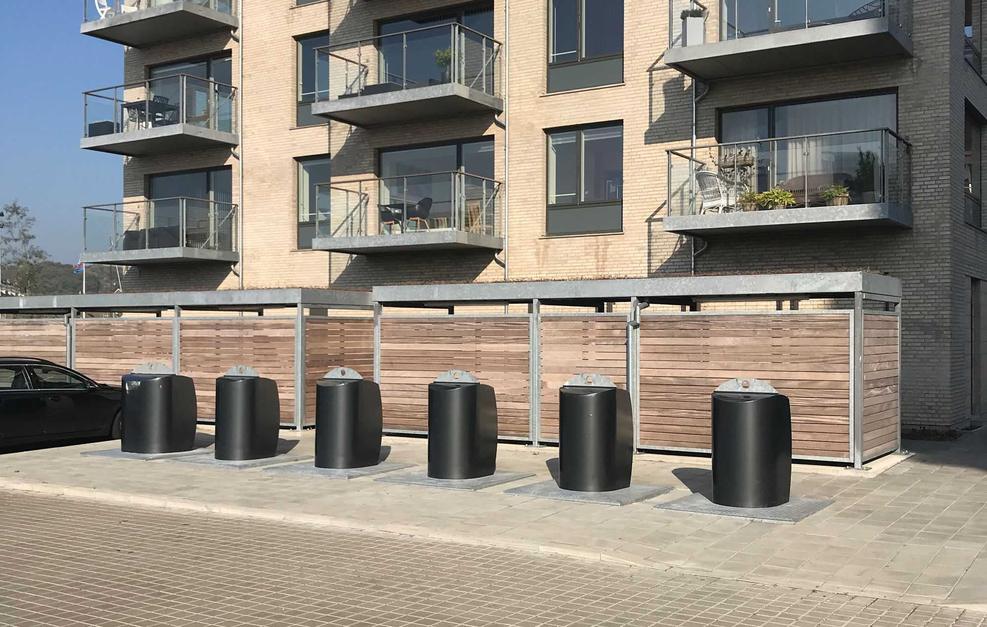 Eksempel på fuldt nedgravet affaldsløsning