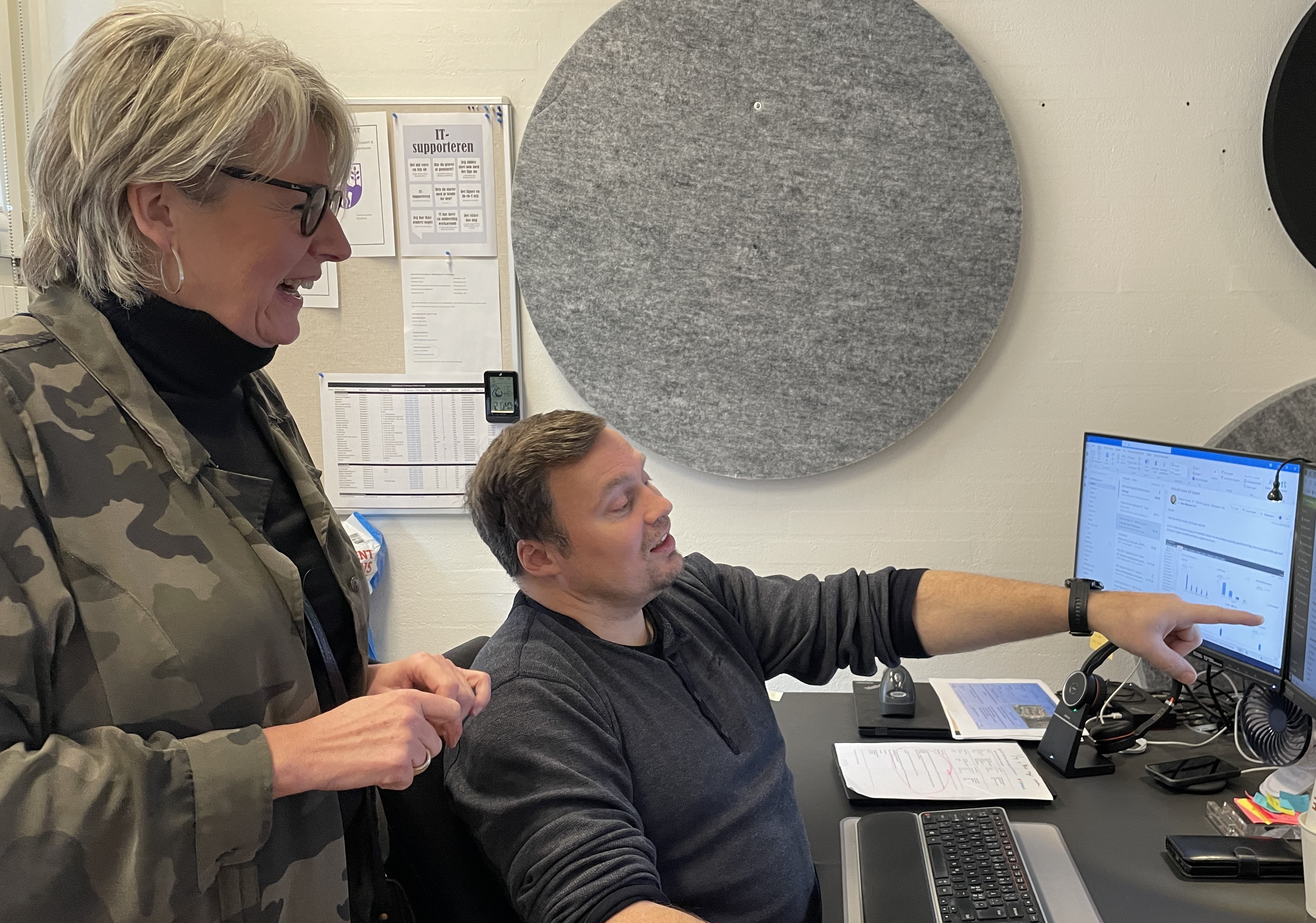 Den uhøjtidelige stemning i it-afdelingen betyder meget for Lone Madsen.