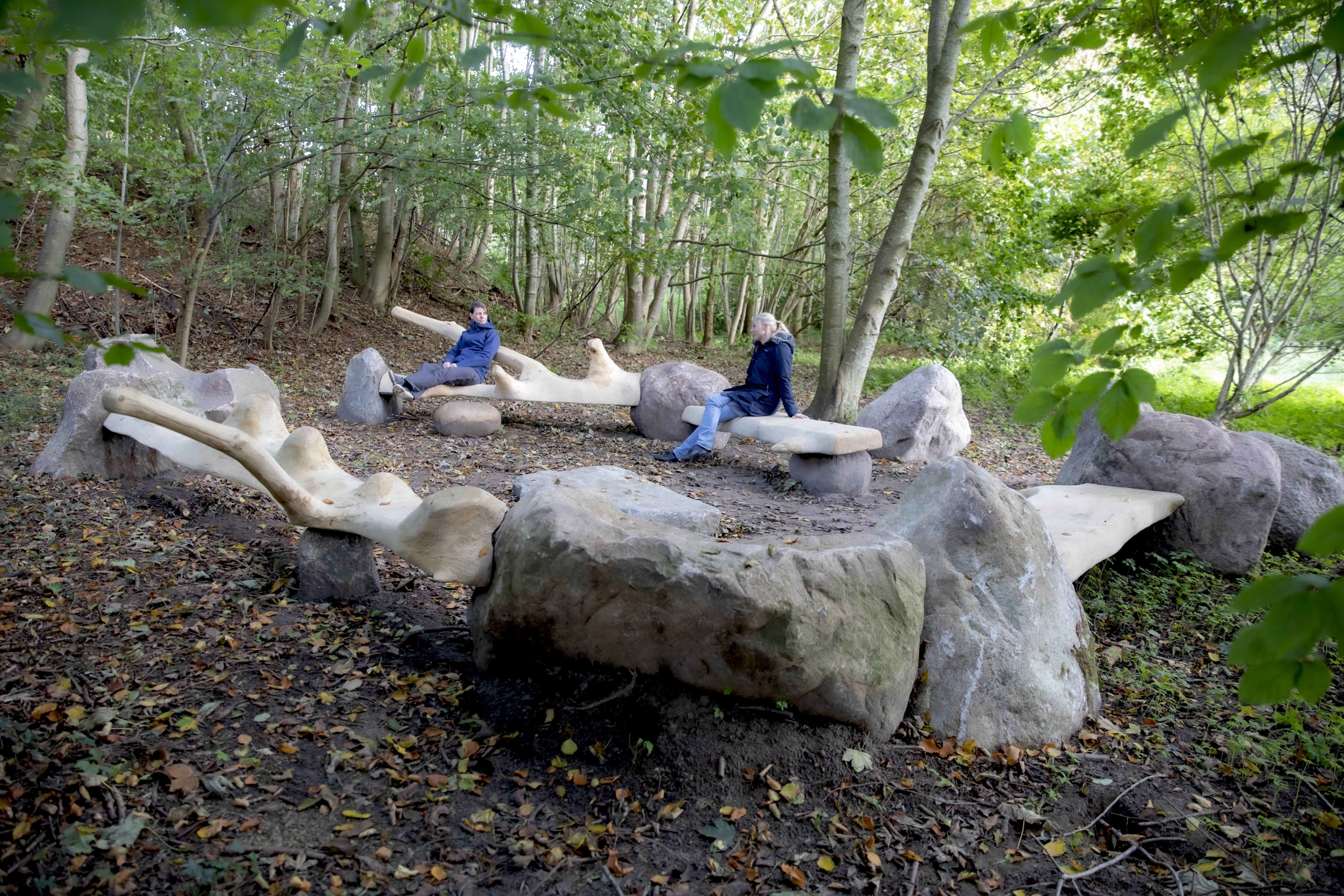 Bonannos Bænk - et af samlingstederne på Moster karens Fold